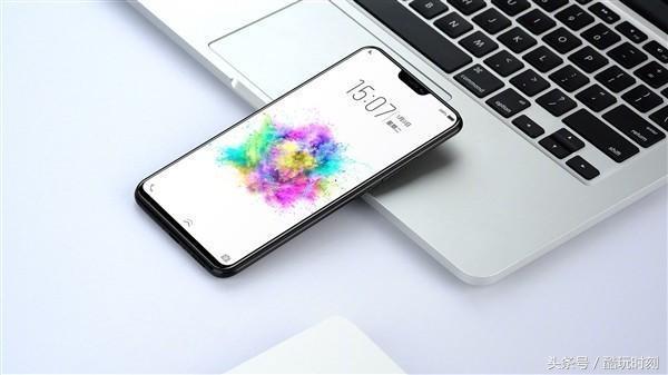 蘋果X雖然貴，但又一次引領(lǐng)了手機(jī)外觀